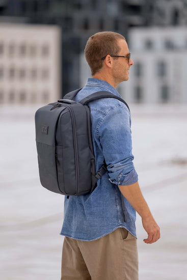 wanderrucksack mit babysitz MiniMeis Hero Elternrucksack